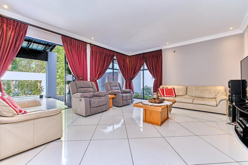 5 Bedroom Property for Sale in Featherbrooke Estate Gauteng