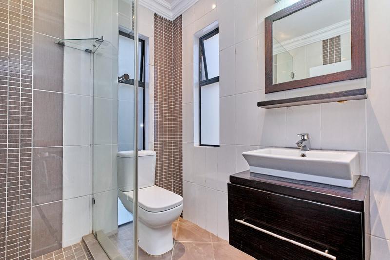5 Bedroom Property for Sale in Featherbrooke Estate Gauteng