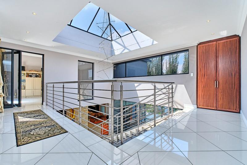 5 Bedroom Property for Sale in Featherbrooke Estate Gauteng