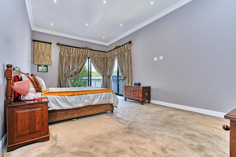 5 Bedroom Property for Sale in Featherbrooke Estate Gauteng