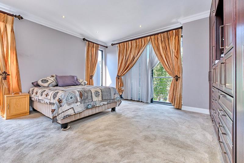 5 Bedroom Property for Sale in Featherbrooke Estate Gauteng