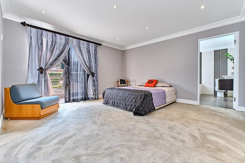 5 Bedroom Property for Sale in Featherbrooke Estate Gauteng