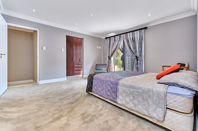 5 Bedroom Property for Sale in Featherbrooke Estate Gauteng