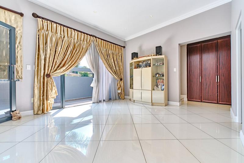 5 Bedroom Property for Sale in Featherbrooke Estate Gauteng
