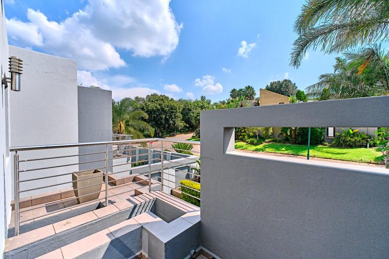 5 Bedroom Property for Sale in Featherbrooke Estate Gauteng