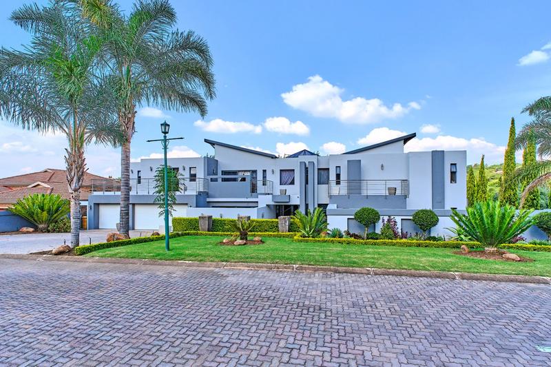 5 Bedroom Property for Sale in Featherbrooke Estate Gauteng