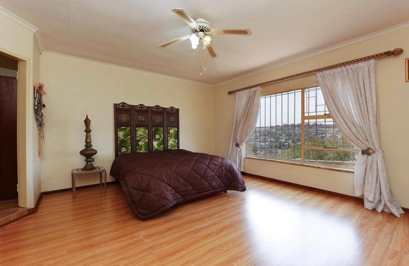 3 Bedroom Property for Sale in Kenmare Gauteng