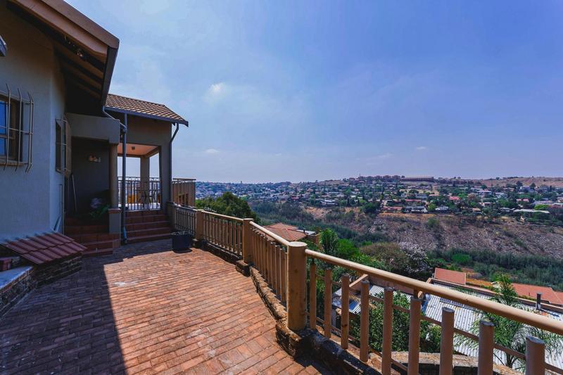 3 Bedroom Property for Sale in Kenmare Gauteng