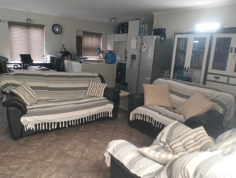 1 Bedroom Property for Sale in Roodekrans Gauteng