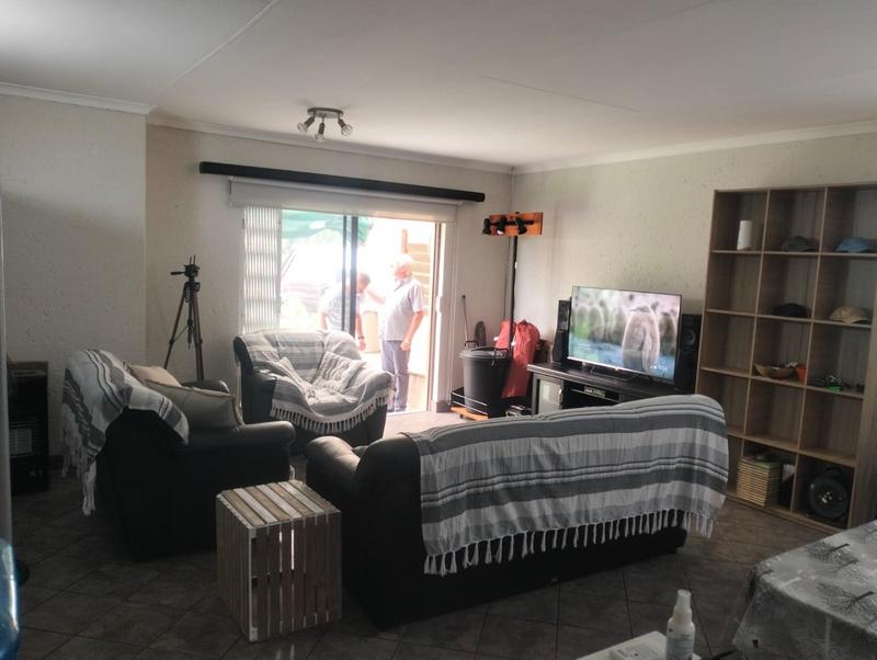 1 Bedroom Property for Sale in Roodekrans Gauteng