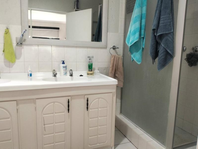 1 Bedroom Property for Sale in Roodekrans Gauteng