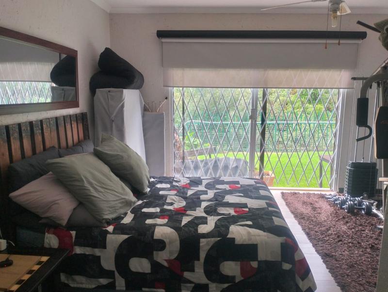 1 Bedroom Property for Sale in Roodekrans Gauteng