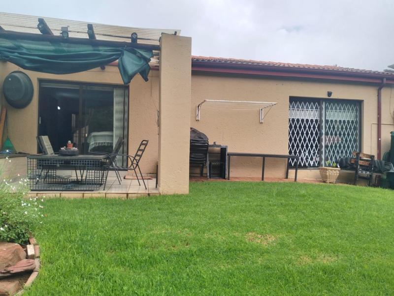 1 Bedroom Property for Sale in Roodekrans Gauteng