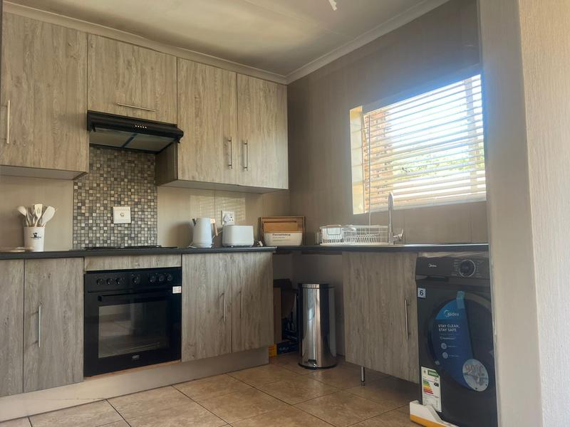2 Bedroom Property for Sale in Vorna Valley Gauteng