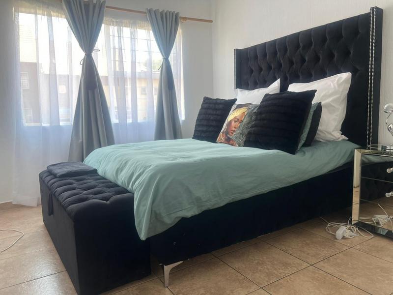 2 Bedroom Property for Sale in Vorna Valley Gauteng