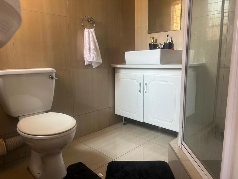 2 Bedroom Property for Sale in Vorna Valley Gauteng
