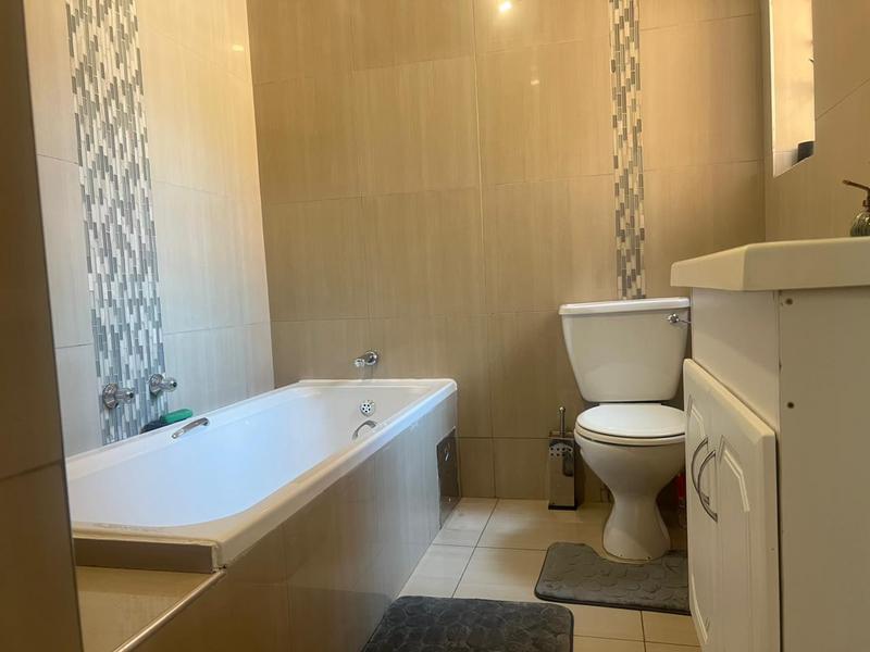 2 Bedroom Property for Sale in Vorna Valley Gauteng