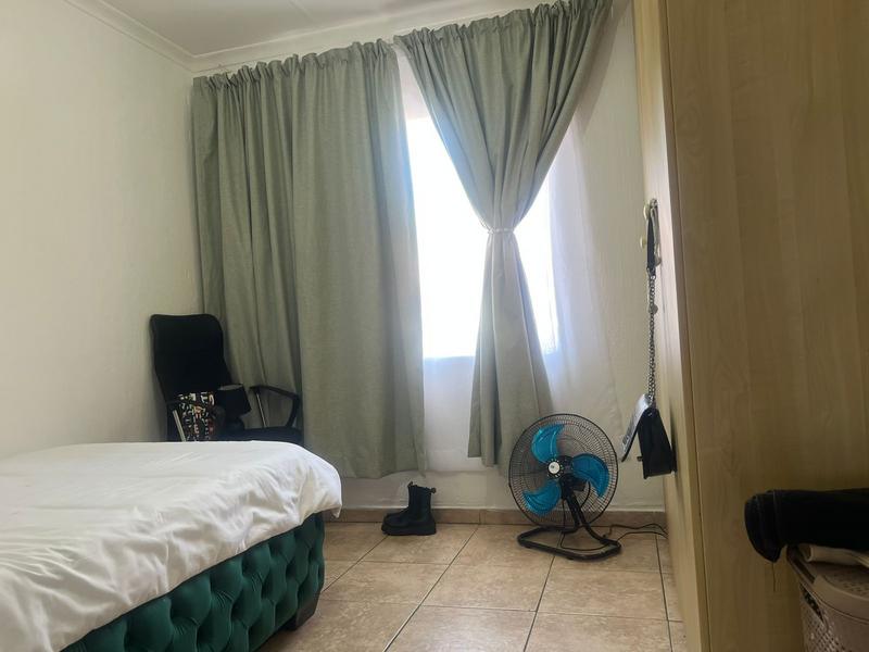 2 Bedroom Property for Sale in Vorna Valley Gauteng