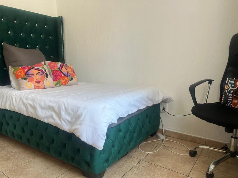 2 Bedroom Property for Sale in Vorna Valley Gauteng