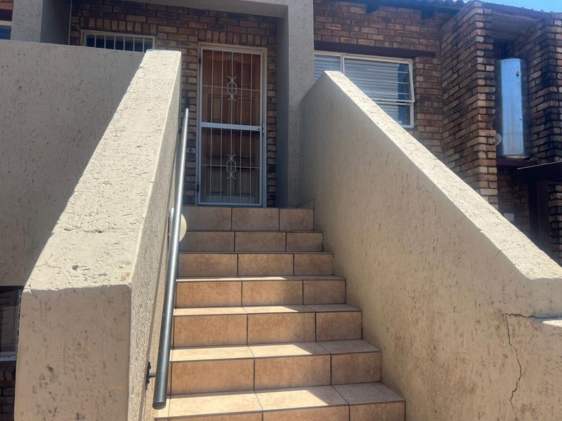 2 Bedroom Property for Sale in Vorna Valley Gauteng