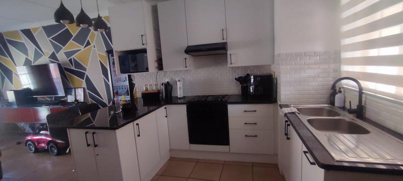 2 Bedroom Property for Sale in Meyerton Central Gauteng