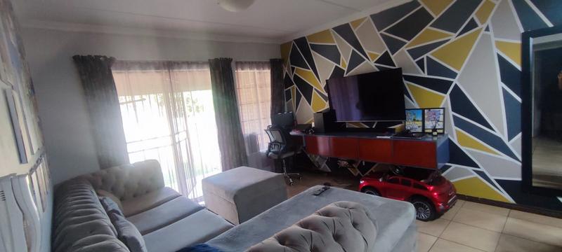 2 Bedroom Property for Sale in Meyerton Central Gauteng