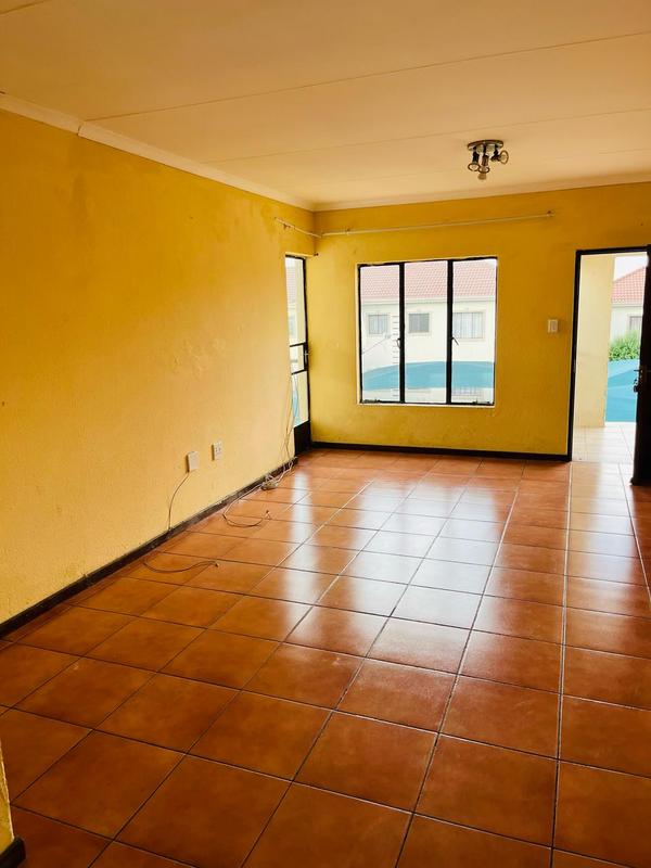 2 Bedroom Property for Sale in Whitney Gardens Gauteng