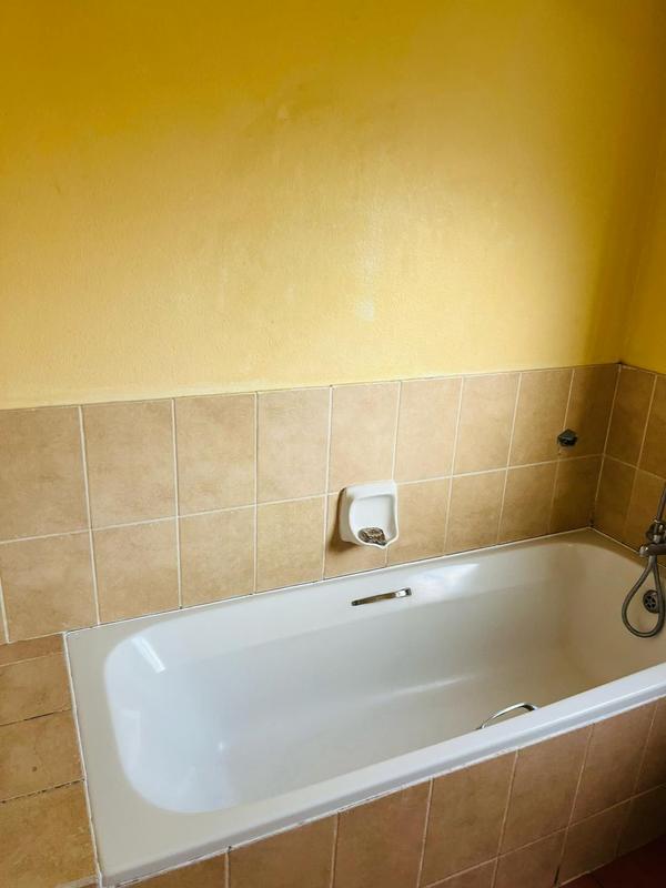 2 Bedroom Property for Sale in Whitney Gardens Gauteng