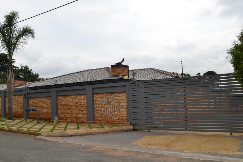 To Let 3 Bedroom Property for Rent in Kenmare Gauteng