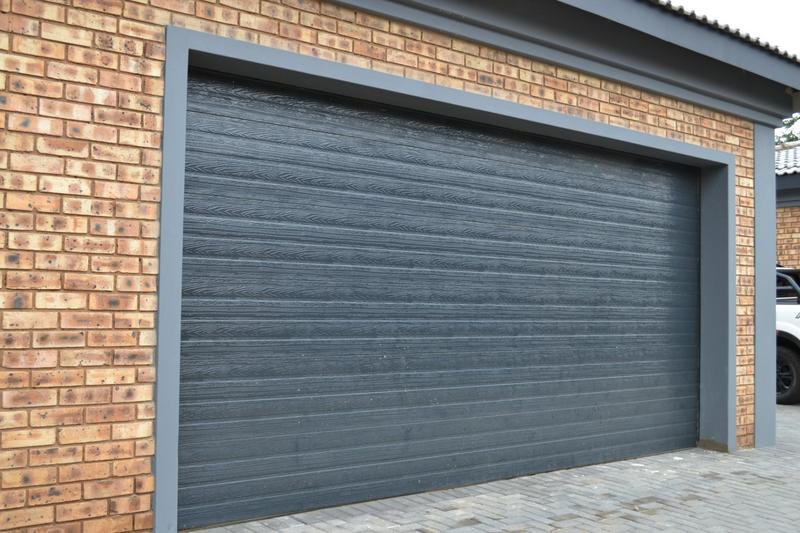 To Let 3 Bedroom Property for Rent in Kenmare Gauteng