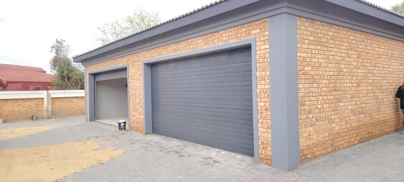 To Let 3 Bedroom Property for Rent in Kenmare Gauteng