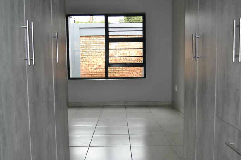 To Let 3 Bedroom Property for Rent in Kenmare Gauteng