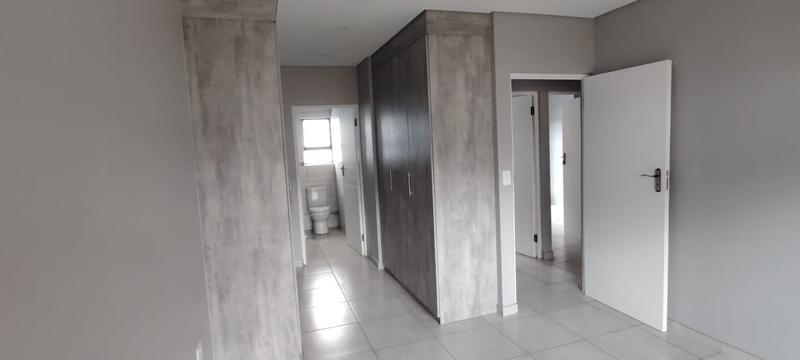 To Let 3 Bedroom Property for Rent in Kenmare Gauteng