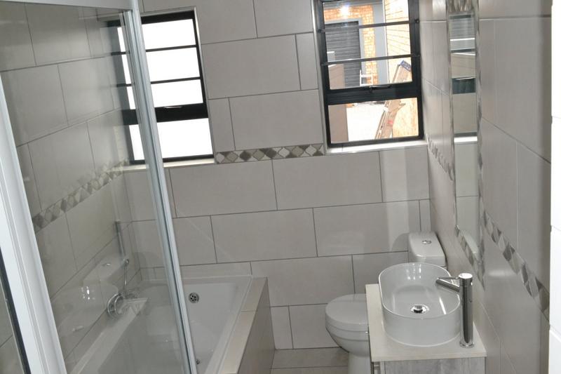 To Let 3 Bedroom Property for Rent in Kenmare Gauteng