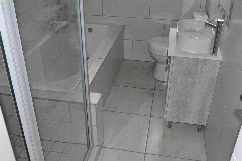 To Let 3 Bedroom Property for Rent in Kenmare Gauteng