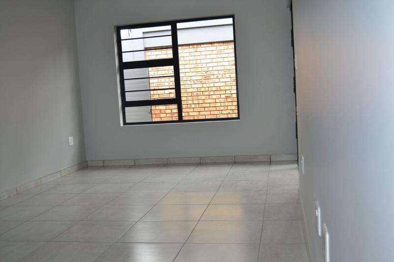 To Let 3 Bedroom Property for Rent in Kenmare Gauteng