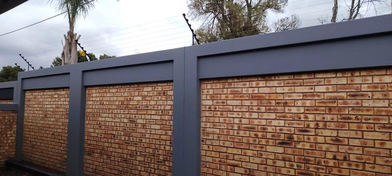 To Let 3 Bedroom Property for Rent in Kenmare Gauteng