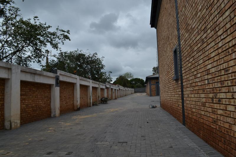 To Let 3 Bedroom Property for Rent in Kenmare Gauteng