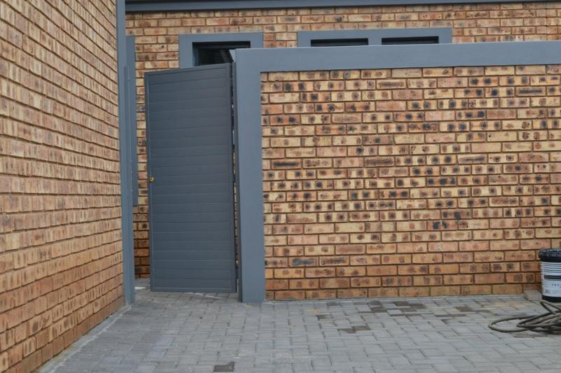 To Let 3 Bedroom Property for Rent in Kenmare Gauteng