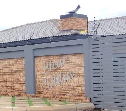 To Let 3 Bedroom Property for Rent in Kenmare Gauteng