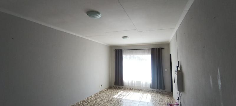 To Let 2 Bedroom Property for Rent in Silverfields Gauteng