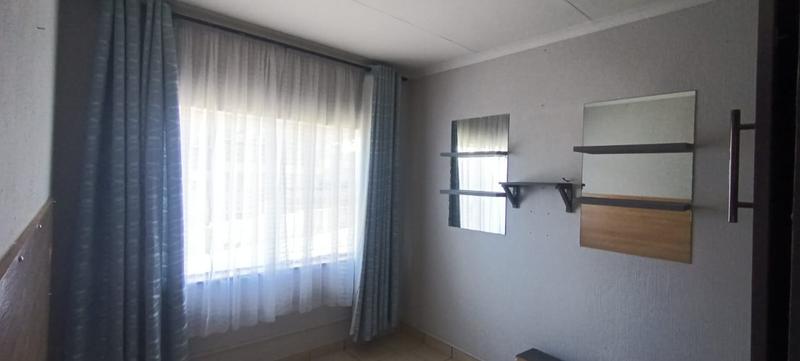 To Let 2 Bedroom Property for Rent in Silverfields Gauteng