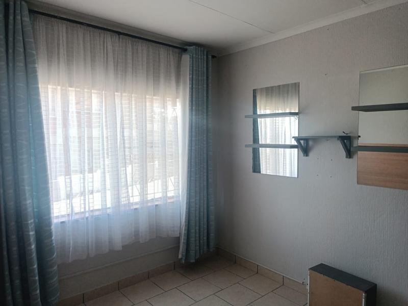 To Let 2 Bedroom Property for Rent in Silverfields Gauteng