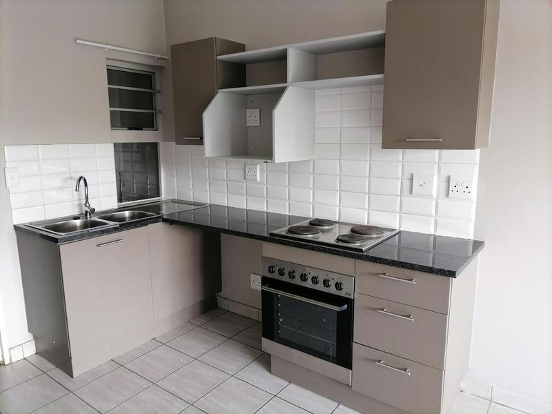 To Let 2 Bedroom Property for Rent in Die Hoewes Gauteng