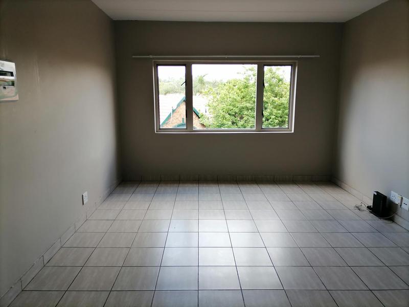 To Let 2 Bedroom Property for Rent in Die Hoewes Gauteng