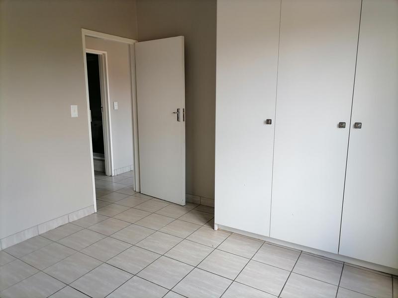 To Let 2 Bedroom Property for Rent in Die Hoewes Gauteng
