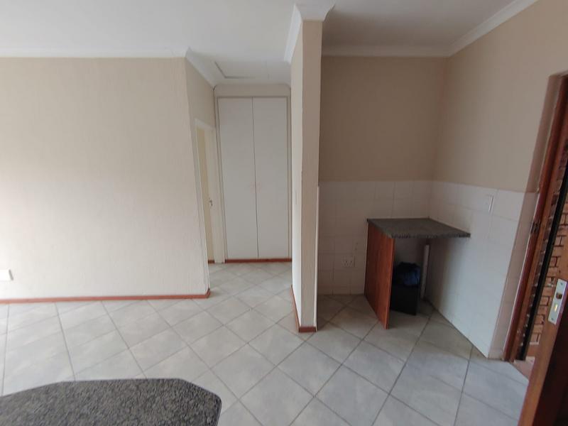 To Let 2 Bedroom Property for Rent in Honeypark Gauteng