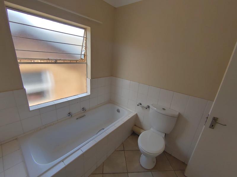 To Let 2 Bedroom Property for Rent in Honeypark Gauteng