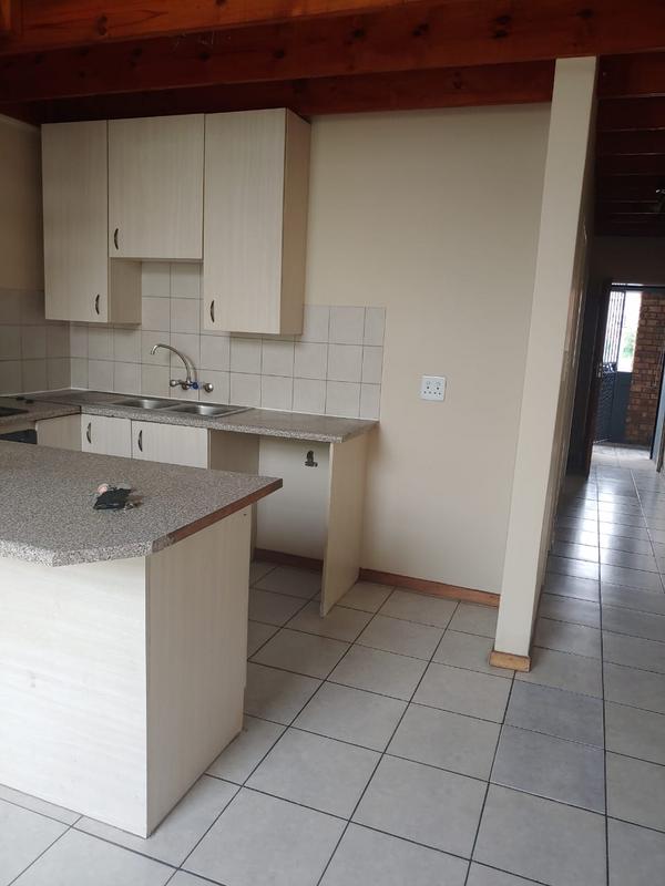 2 Bedroom Property for Sale in Grand Central Gauteng