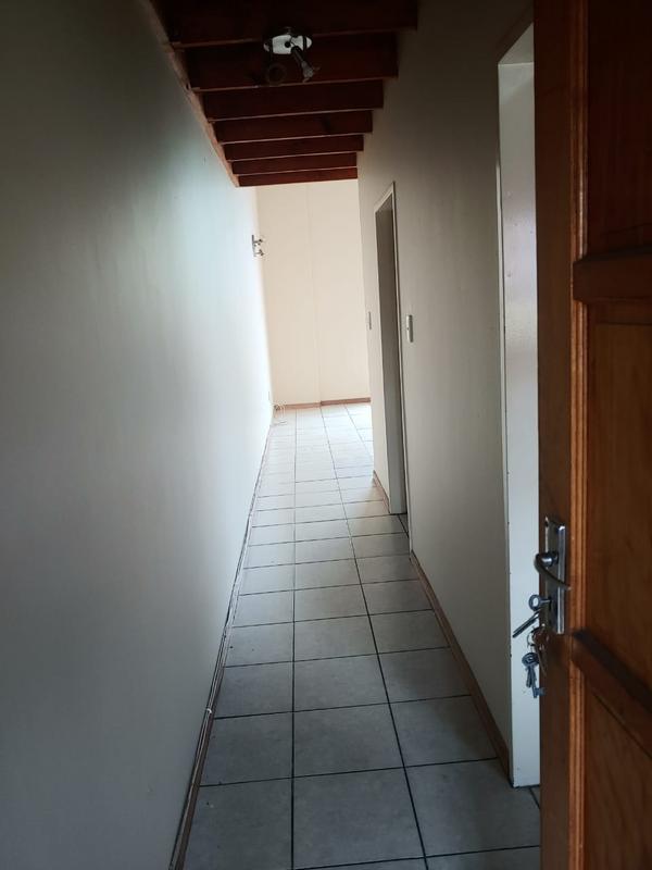 2 Bedroom Property for Sale in Grand Central Gauteng